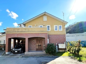 戸倉上山田温泉が徒歩圏内 バルコニーから山を望む眺望