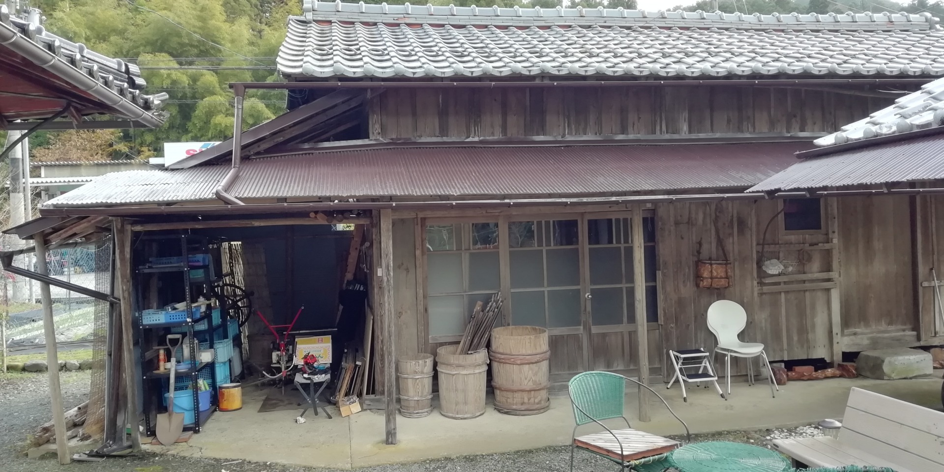 京都　築150年の古民家暮らし：　納屋の外観