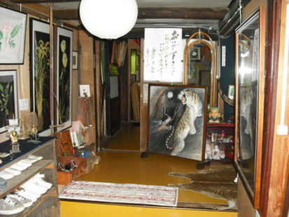 こちらが本来の玄関です。