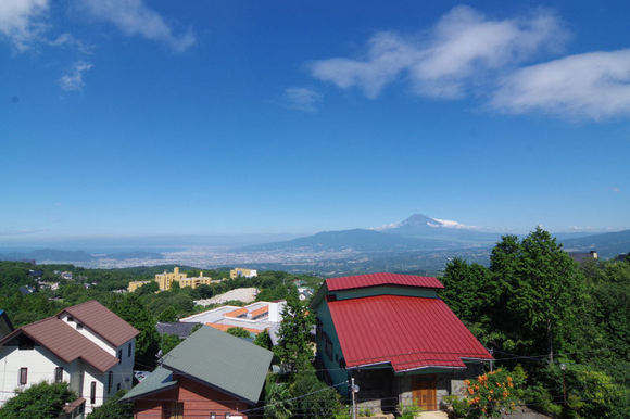 富士山望む別荘地内の一戸建て