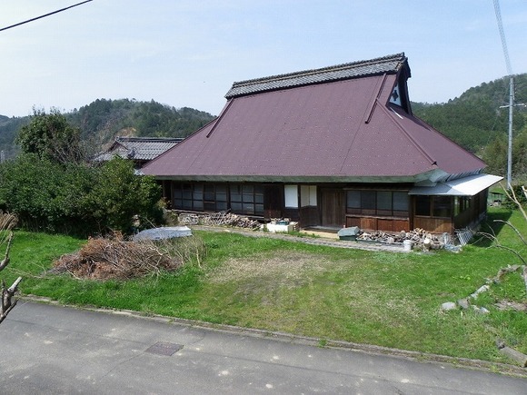 けやき大黒柱の良材大屋根古民家、菜園生活も可能 2