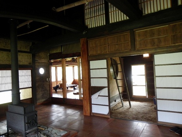 けやき大黒柱の良材大屋根古民家、菜園生活も可能 4